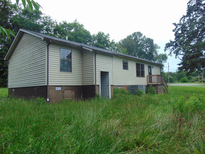Property Photo:  211 Wilson St  TN 37398 
