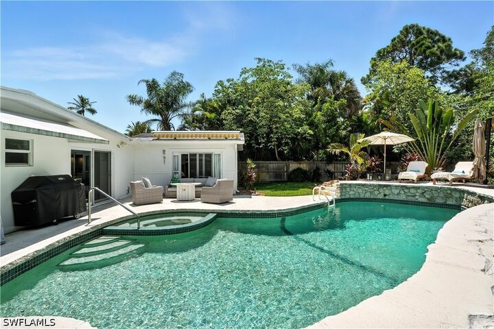 Property Photo: 1063 22nd Avenue N FL 34103