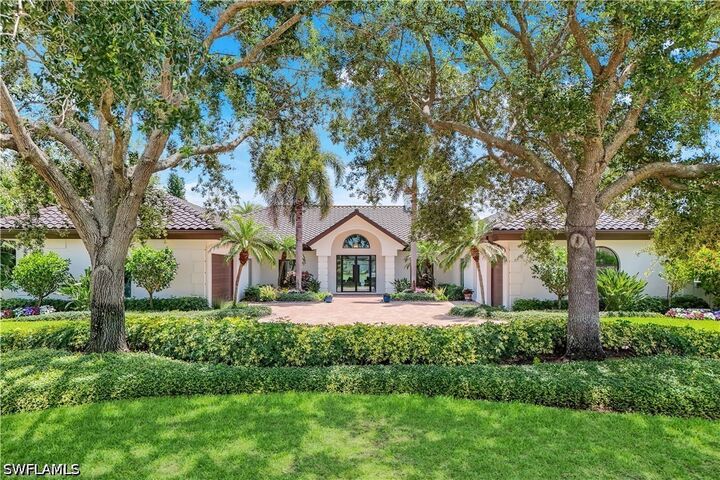 Property Photo:  4701 Oak Leaf Drive  FL 34119 