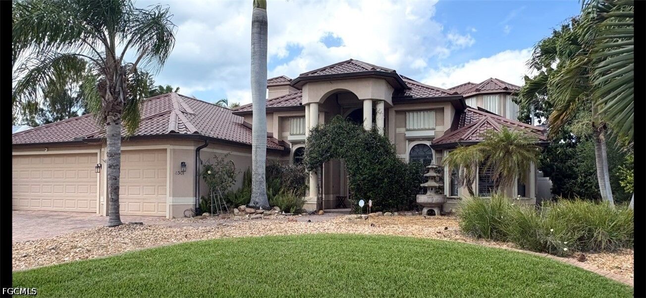Property Photo: 4301 NW 33rd Street FL 33993