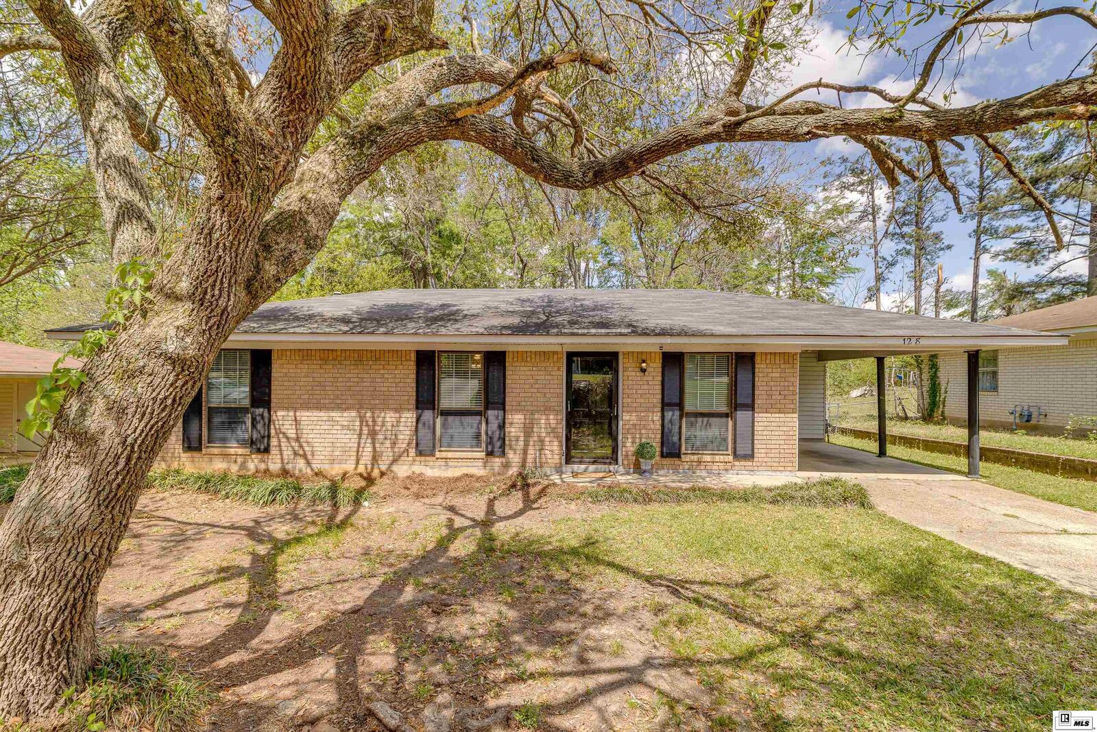 Property Photo: 128 Davis Lane LA 71291
