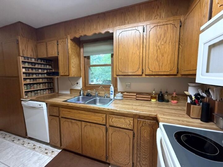 Property Photo:  2108 Irvine Place  MN 56308 
