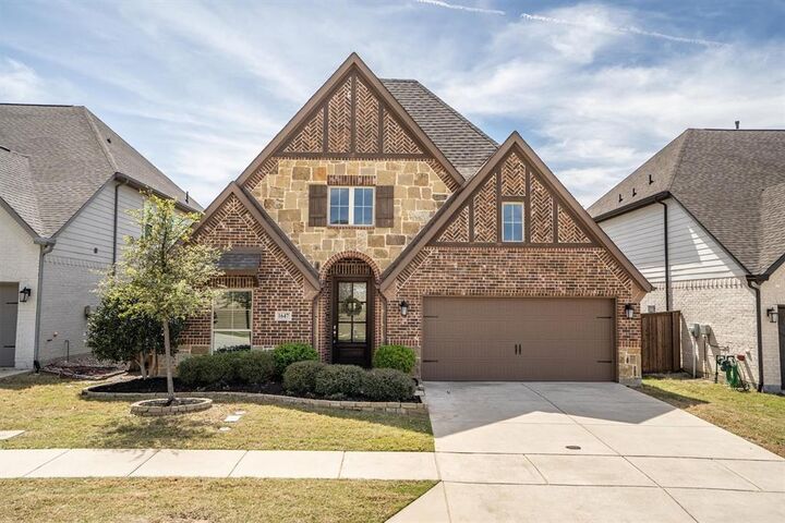 Property Photo:  1647 Twistleaf Road  TX 76226 