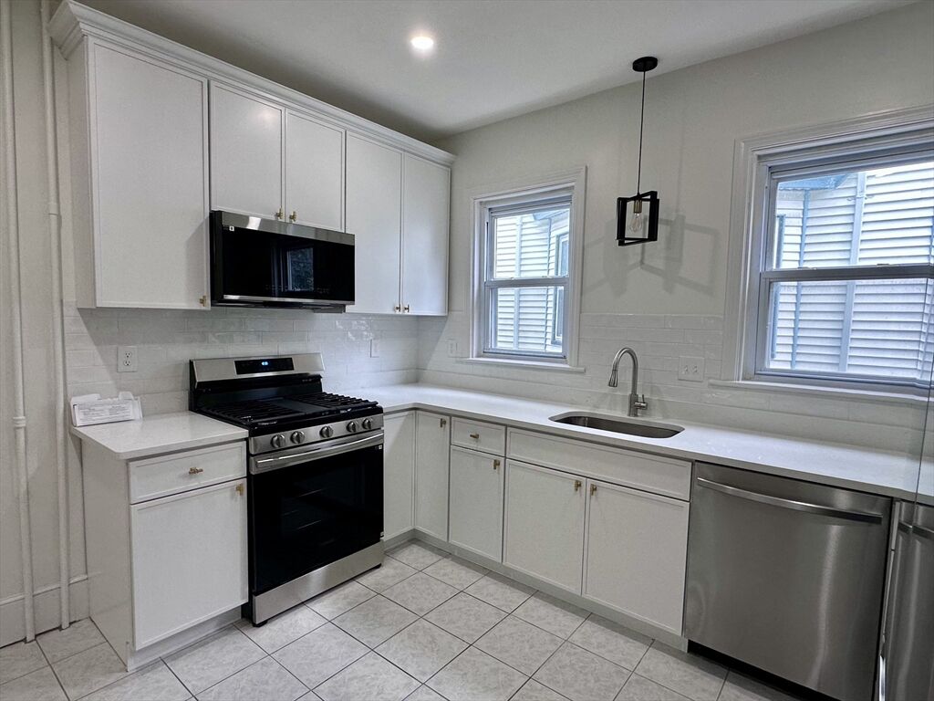 Property Photo:  23 Tower St 1  MA 02130 