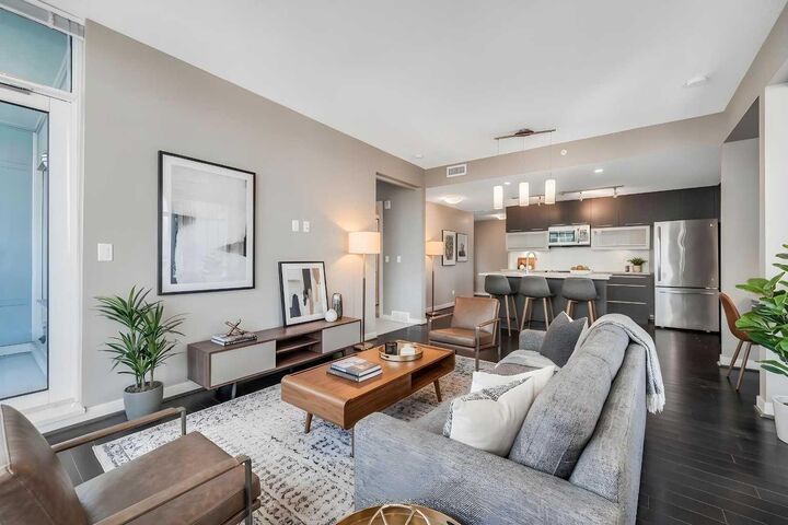 215 13 Avenue SW 2001 — photo 1