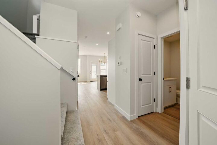 Photo de la propriété:  65 Pinnacle Close  AB T4M 0M3 