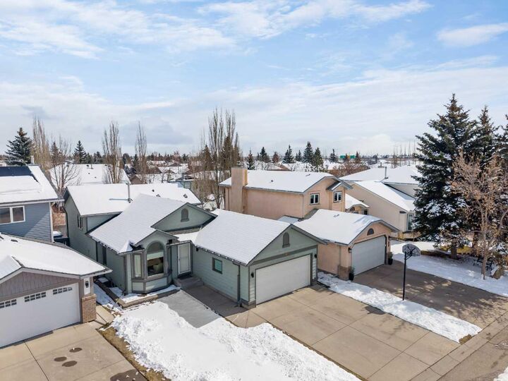 Photo de la propriété:  184 Sunmeadows Crescent SE  AB T2X 3H1 