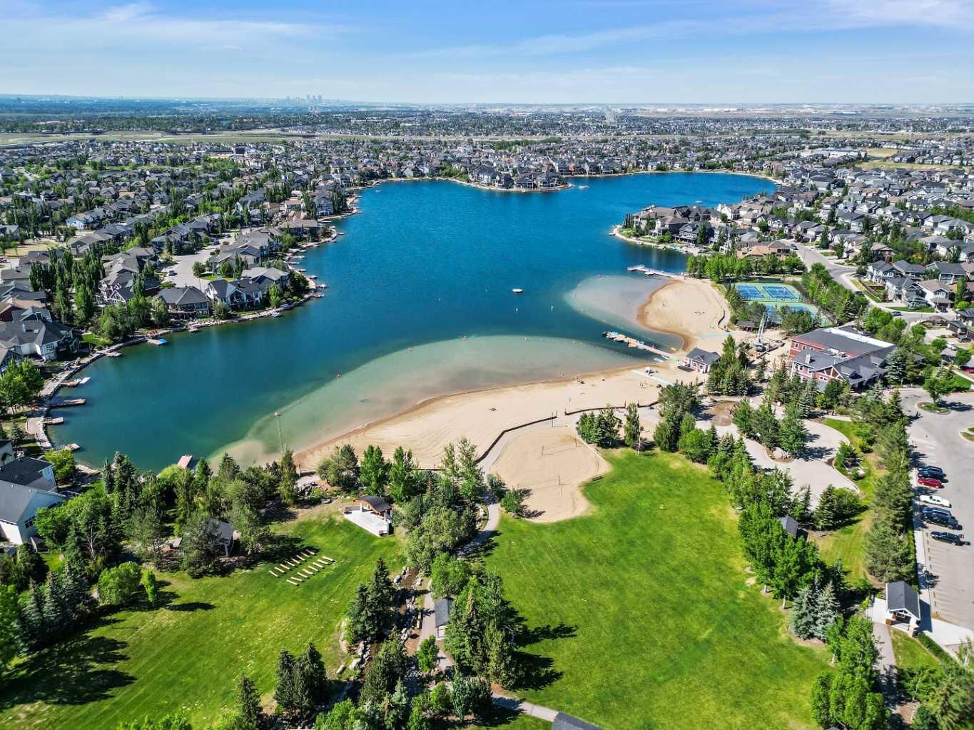 Property Photo:  201 Autumn Circle SE  AB T3M 0J9 