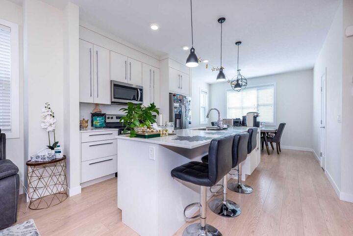 30 Cornerstone Manor NE 412 — photo 1