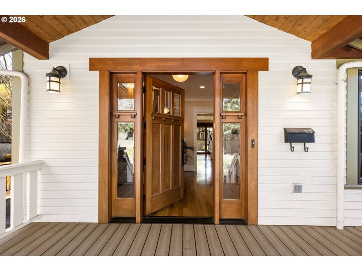 Property Photo:  1030 SE 58th Pl  OR 97215 