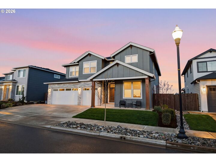 Property Photo:  1320 S 44th Ave  WA 98642 