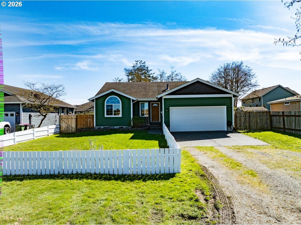 Property Photo:  682 NW 9th St  OR 97146 