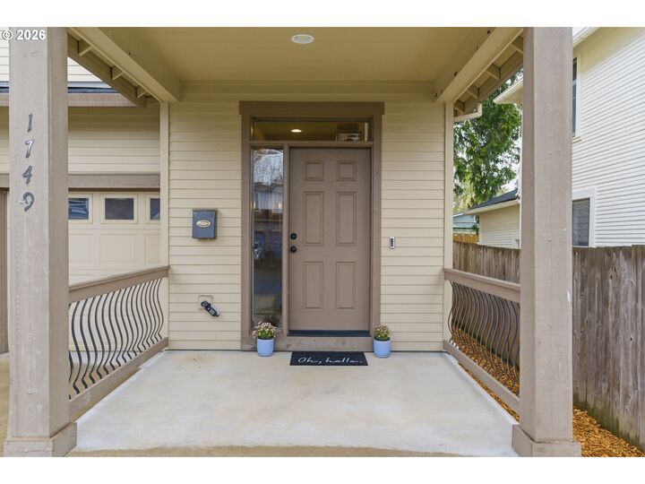 Property Photo: 1749 SE Marion St OR 97202