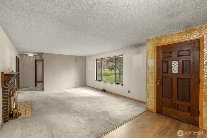 Property Photo:  20401  25th Avenue NE  WA 98155 