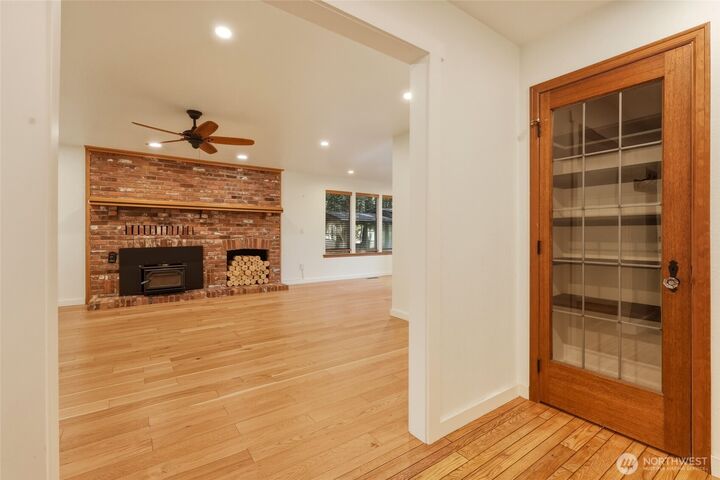 Property Photo:  4009  Forest Park Court NW  WA 98502 