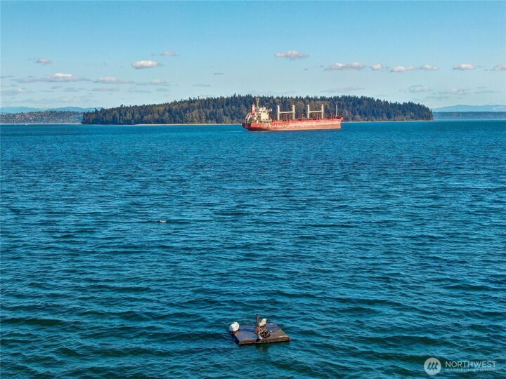 Property Photo:  1757  Miracle Mile Drive E  WA 98366 