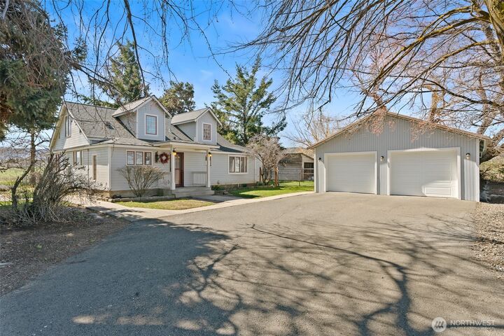 Property Photo:  5950 S Thorp Highway  WA 98926 