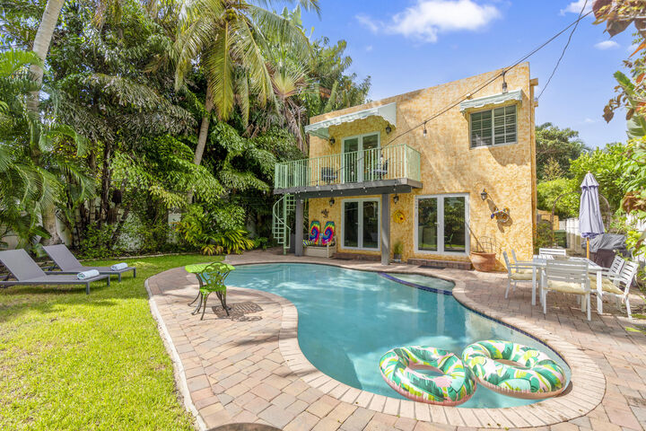 Property Photo: 614 SE 5th Court FL 33301