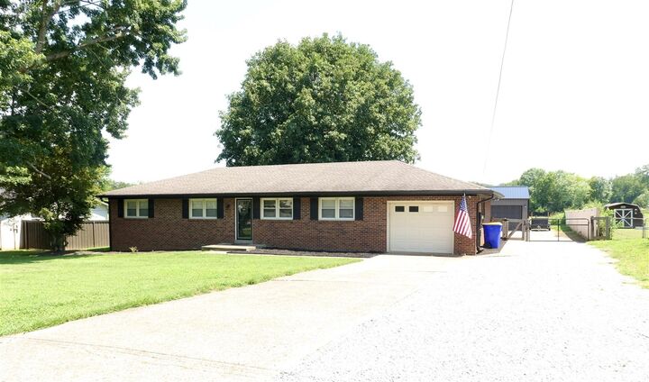 Property Photo:  179 Cambridge Circle  KY 42274 