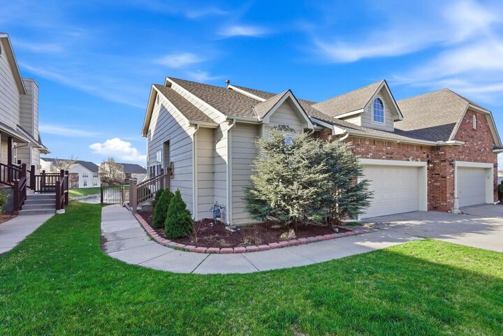 Property Photo:  2377 N Lighthouse Cove St  KS 67205-2406 