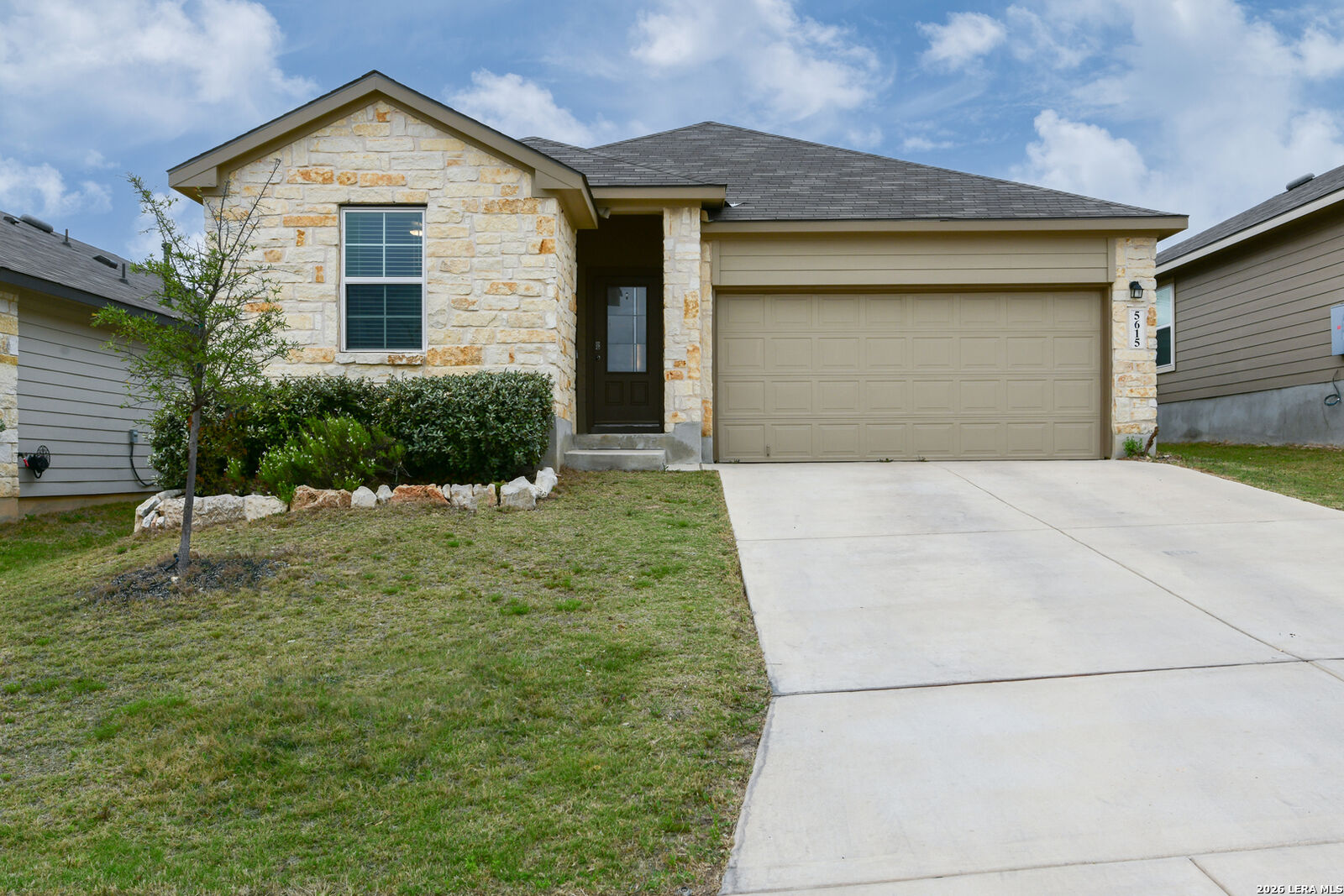 Property Photo:  5615 Chase Falls  TX 78266 