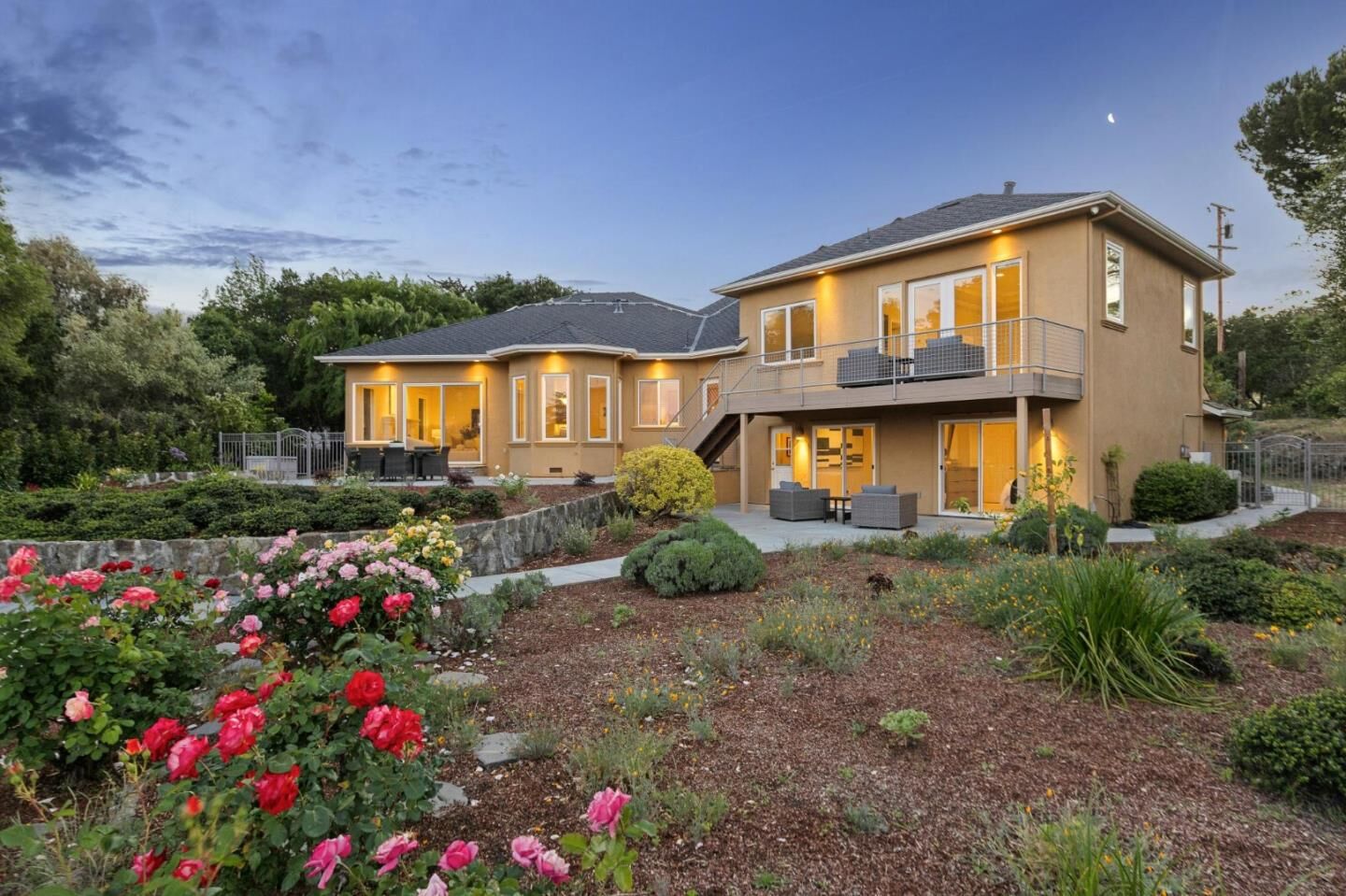 Property Photo:  140 Ridgeway Road  CA 94062 
