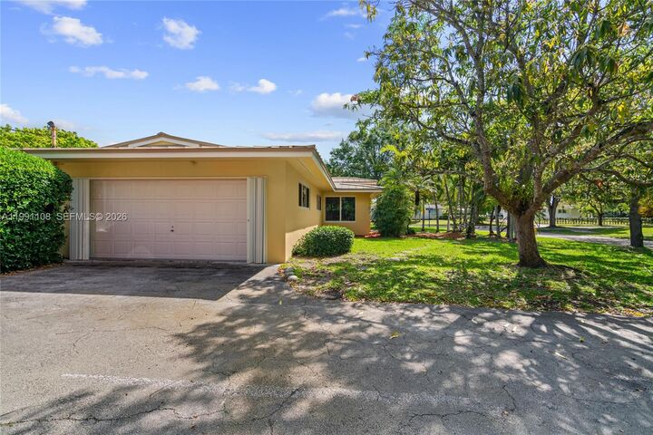 Property Photo: 8201 SW 150th Dr FL 33158