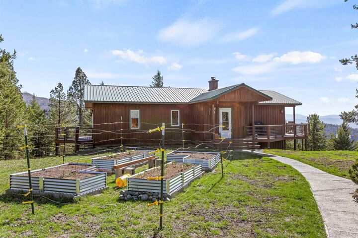 Property Photo: 1295 Mingo Mountain Rd WA 99141