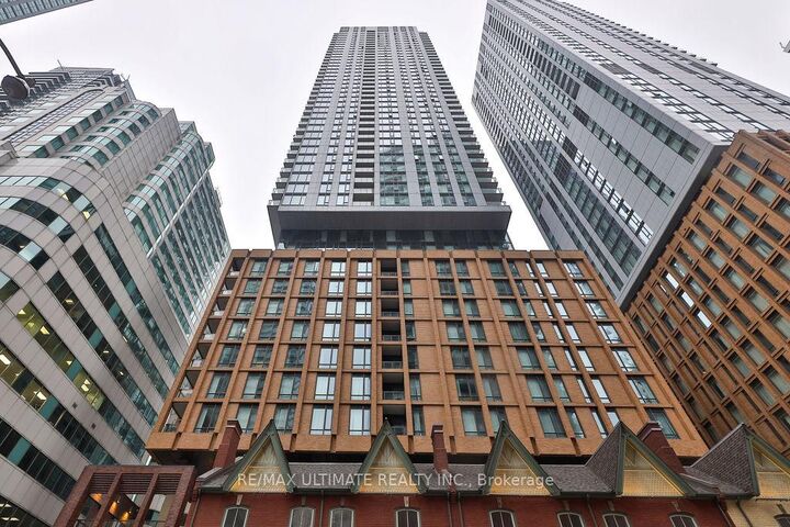 8 Widmer Street 515 — photo 1