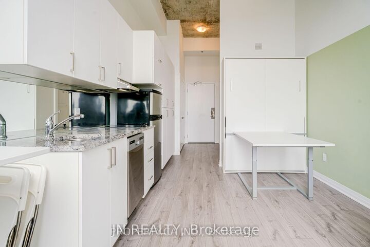 Property Photo: 1900 Simcoe St Street N 642 ON L1G 0C1