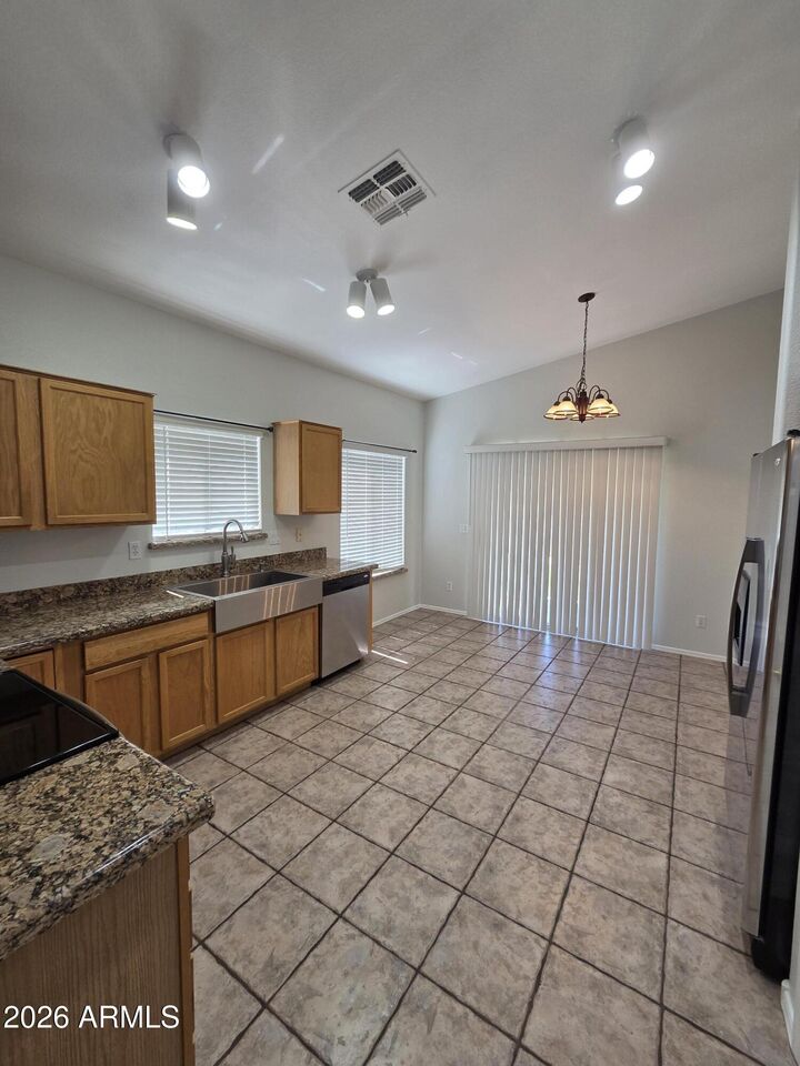 Property Photo:  952 S Banning Street  AZ 85296 