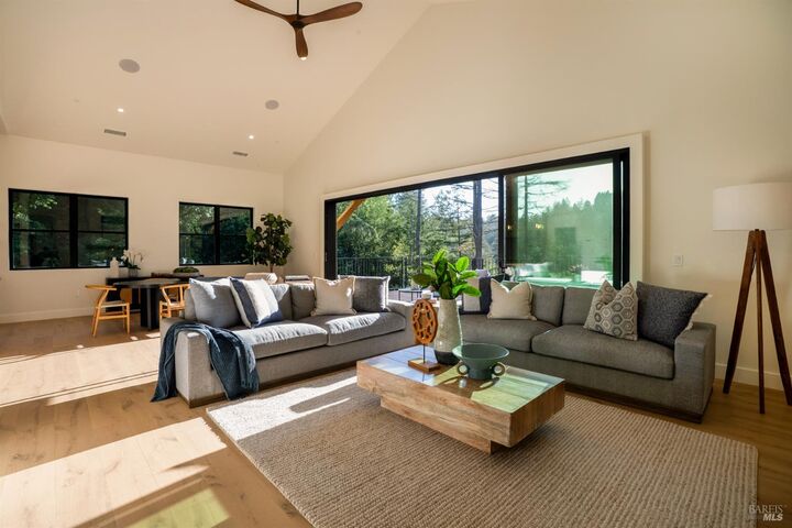 Property Photo: 573 Wagnon Street CA 95472