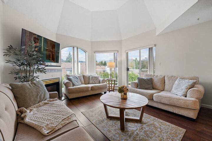 Photo de la propriété: 1220 Lasalle Place 413 BC V3B 7L6