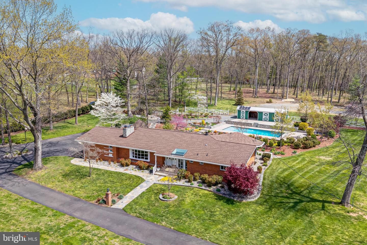 Property Photo:  7401 Bull Run Drive  VA 20121 