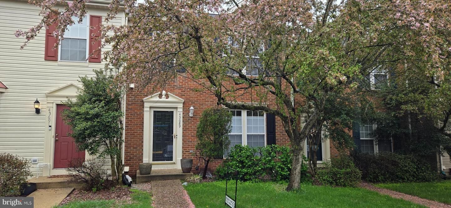 Property Photo: 45689 Paddington Station VA 20166