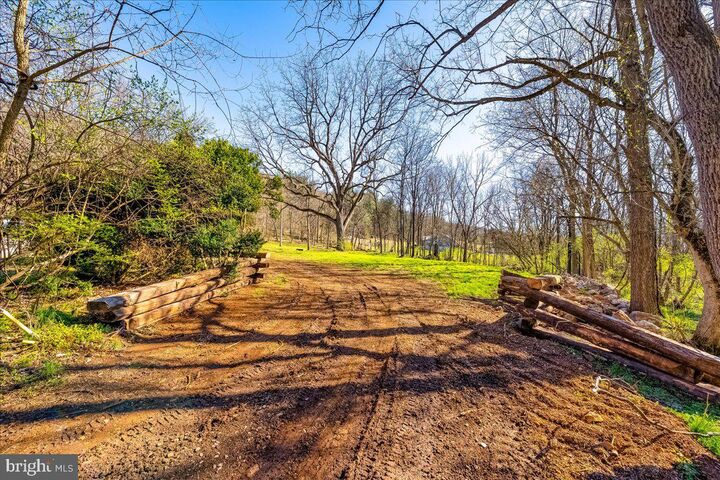 Property Photo:  19133 Geeting Road  MD 21756 