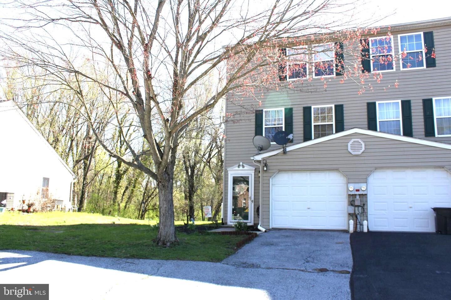 Property Photo:  30 Petersburg Lane  PA 17020 