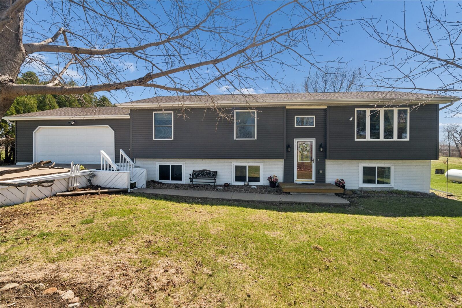 Property Photo: 2425 Kenway Boulevard SW IA 52404