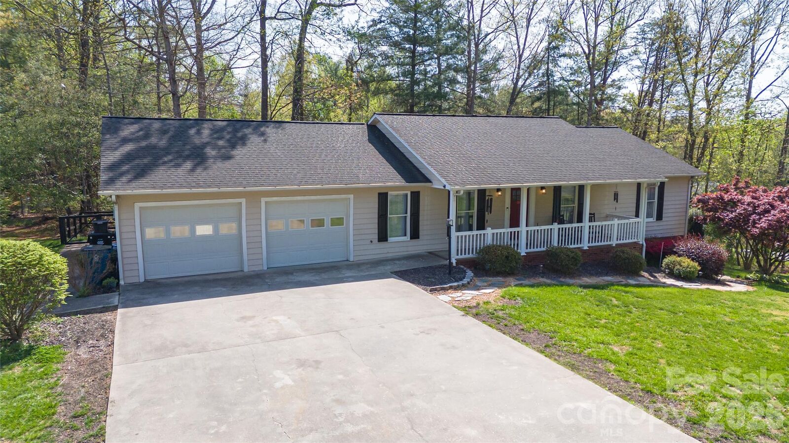 Property Photo:  100 Horse Shoe Lane  NC 28655 