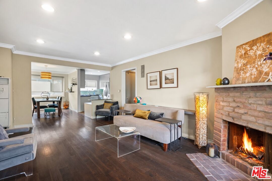 Property Photo:  1317 Stanford St  CA 90404 