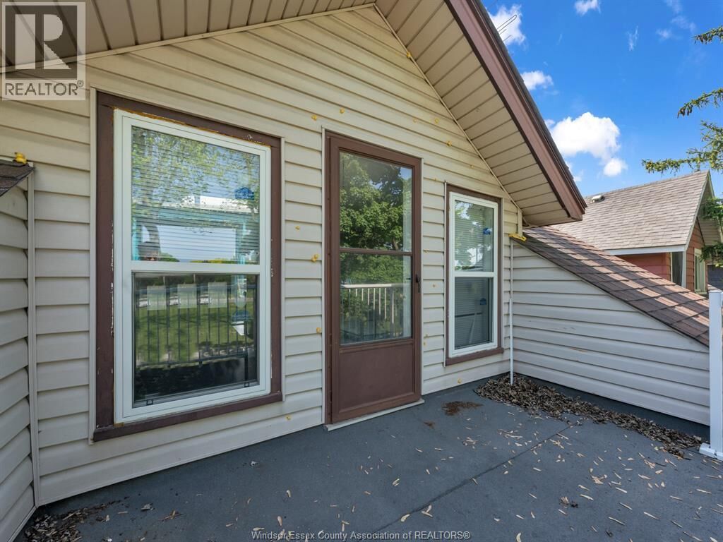 Property Photo:  353 Indian Road 5  ON N9E 2M1 