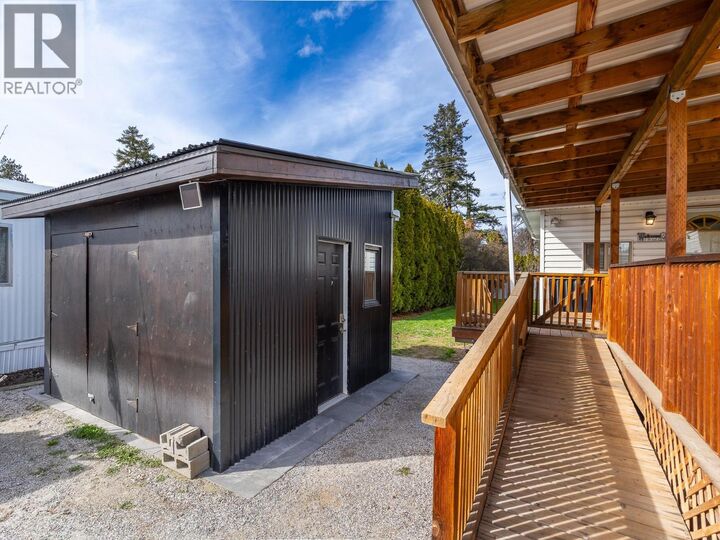 Property Photo: 715 Beaver Lake Road 94 BC V4V 1E6