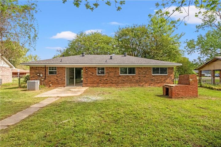Property Photo:  823 Brewton Street  LA 71457 