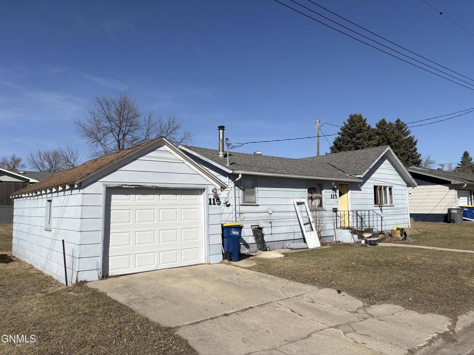 Property Photo:  113 3rd Street S  ND 58436 