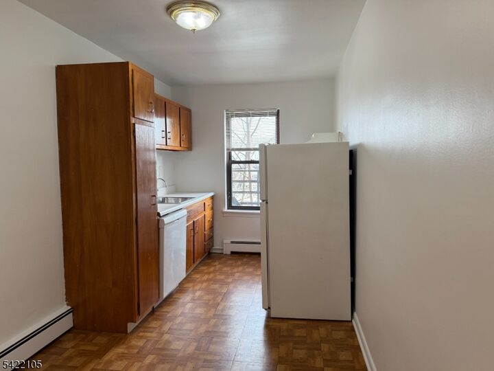 Property Photo:  16 Roosevelt Pl C2  NJ 07042 