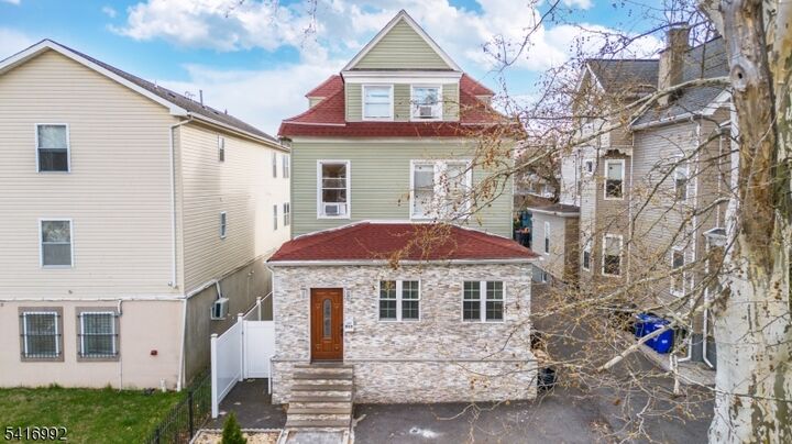 Property Photo:  133 William Street  NJ 07017 