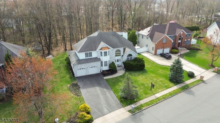 Property Photo:  6 Breanne Ct  NJ 07936 