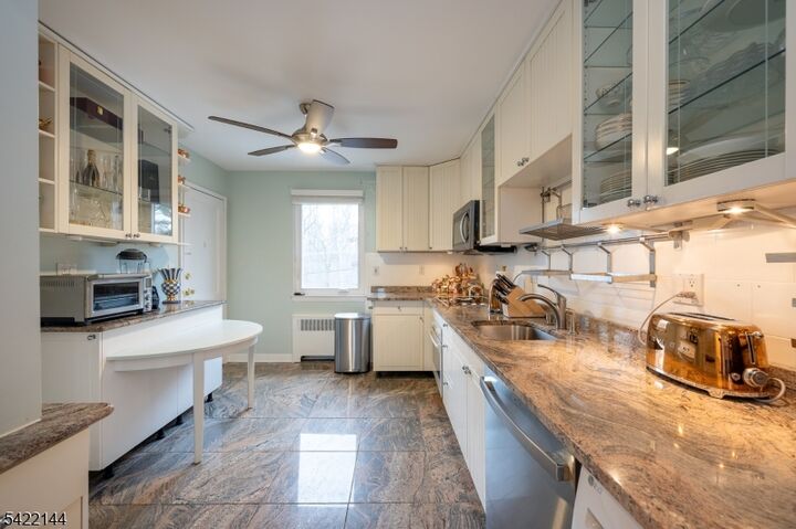 Property Photo: 92 Troy Dr 92-D NJ 07081