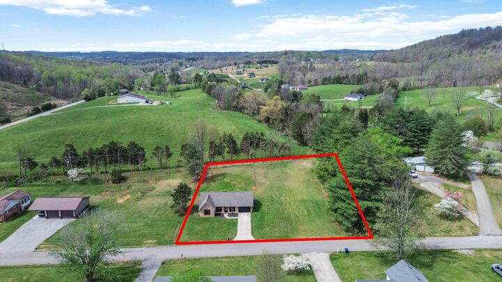 Property Photo:  111 Whispering Oaks Drive  KY 42503 