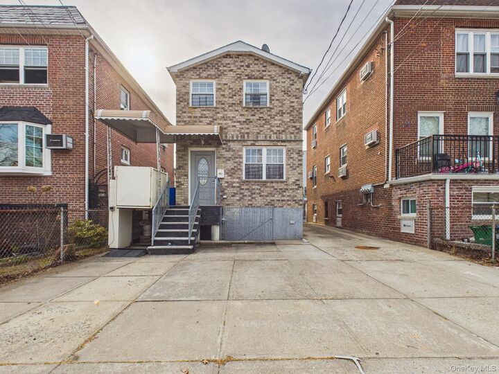 Property Photo:  2515 Woodhull Avenue  NY 10469 